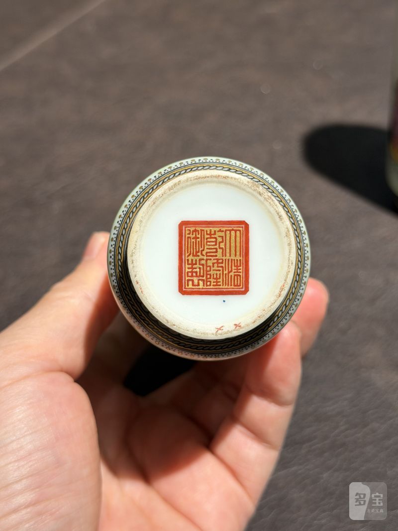 民国 叶震嘉绘珐琅彩仕女图筒瓶一对 - 图13